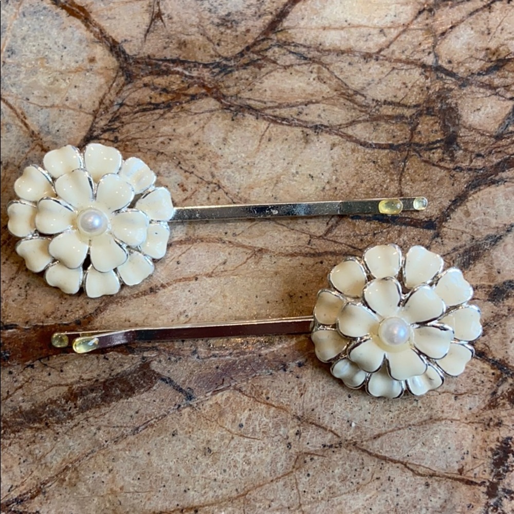 Flower hair pins